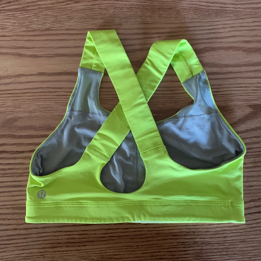 Lululemon sports bra